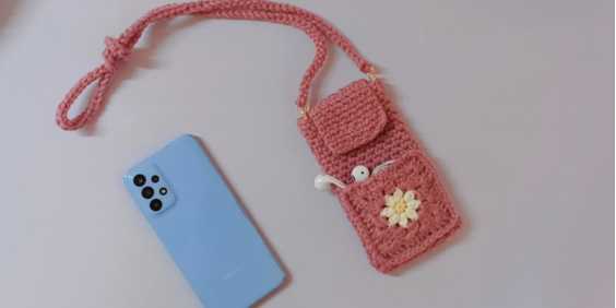 crochet phone bag